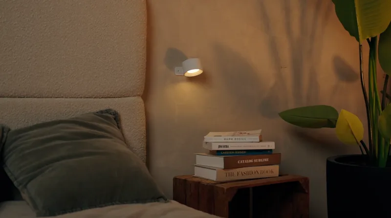 Warm bedside wall lighting