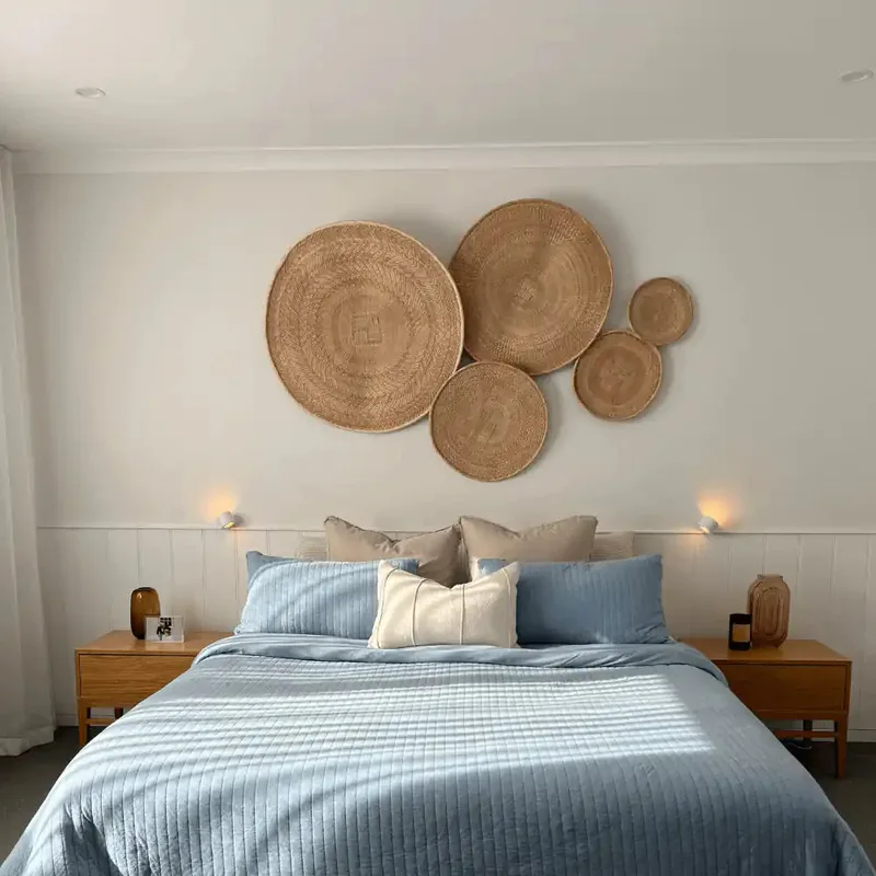 Rechargeable wall lighting in a home